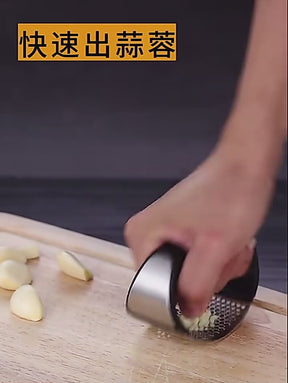 Manual Garlic Press Stainless Steel Handheld Ginger Garlic Curve Mincer Chopping (Random Color)